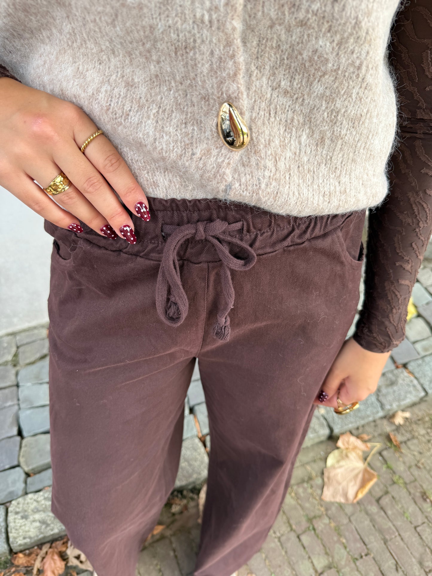 Jeans met strikdetail - Bruin