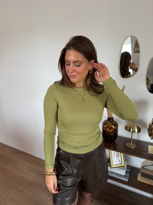 Top met open halslijn - groen