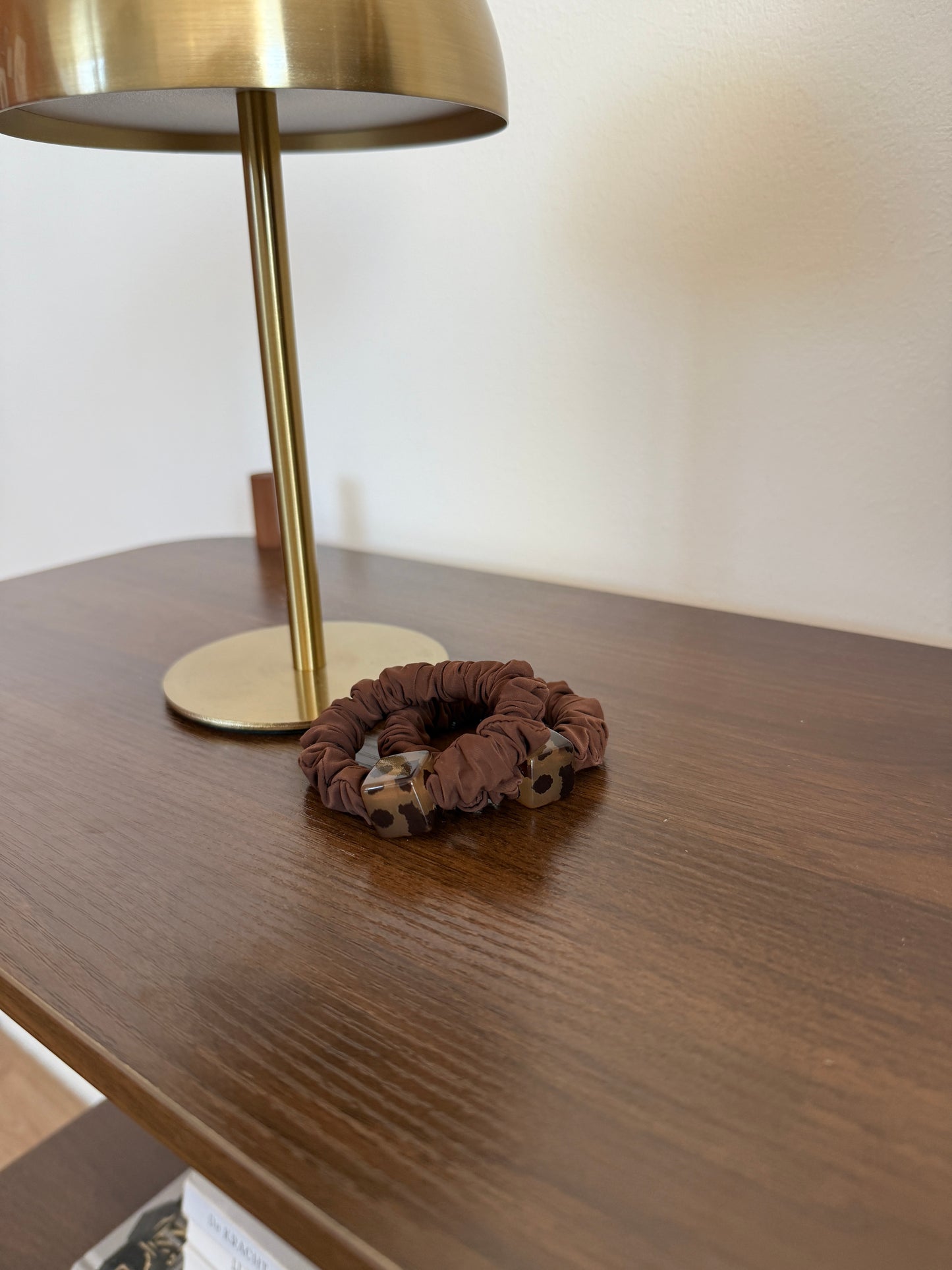 Haarelastiek zacht met panter detail - Bruin