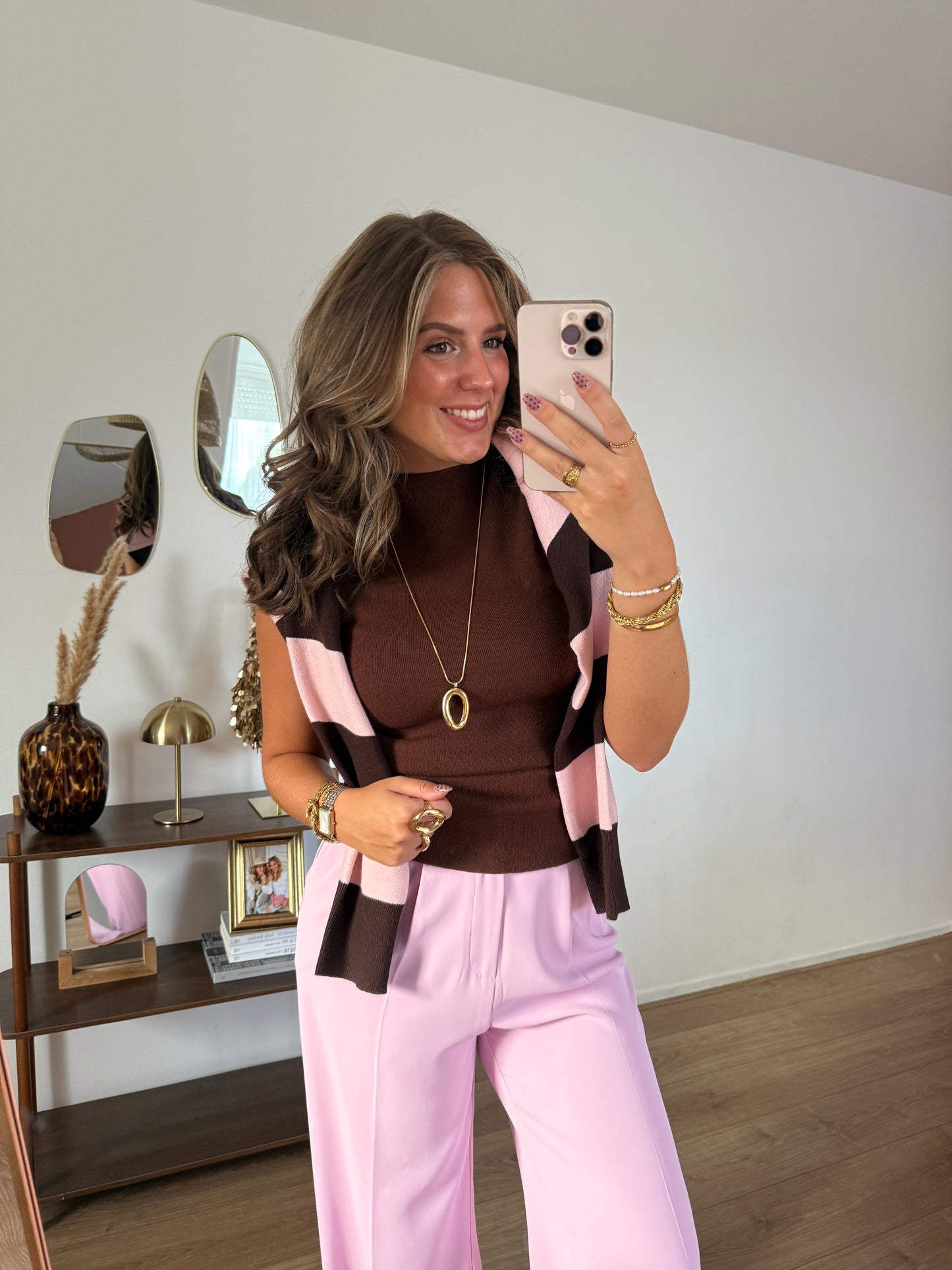 Gesloten top met kapmouwtje - Bruin