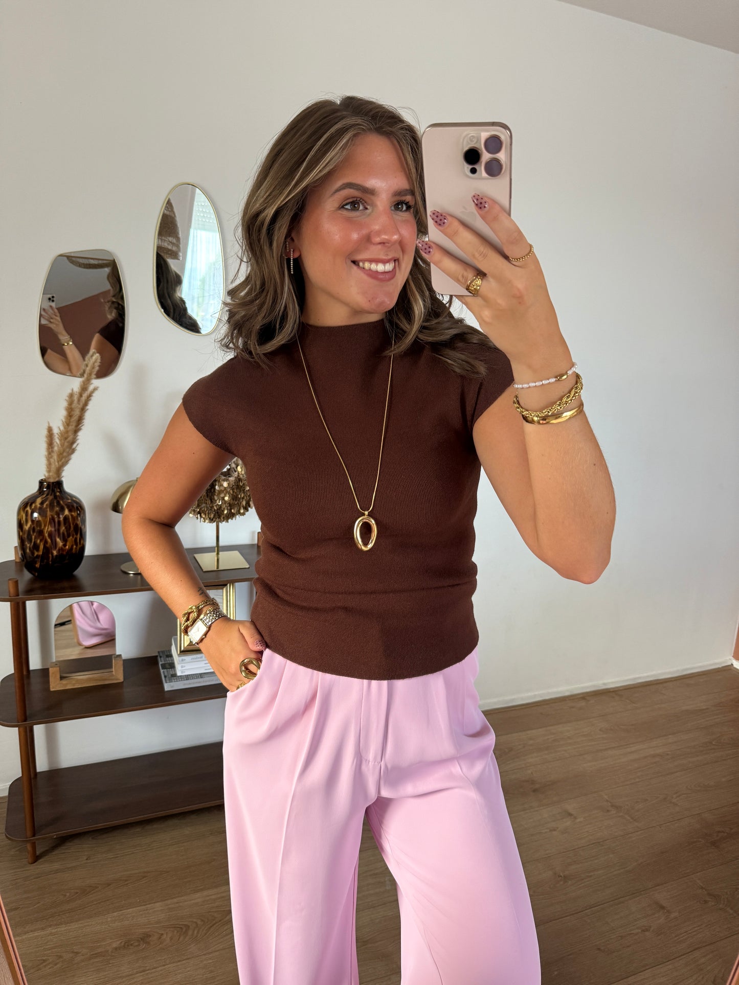 Gesloten top met kapmouwtje - Bruin