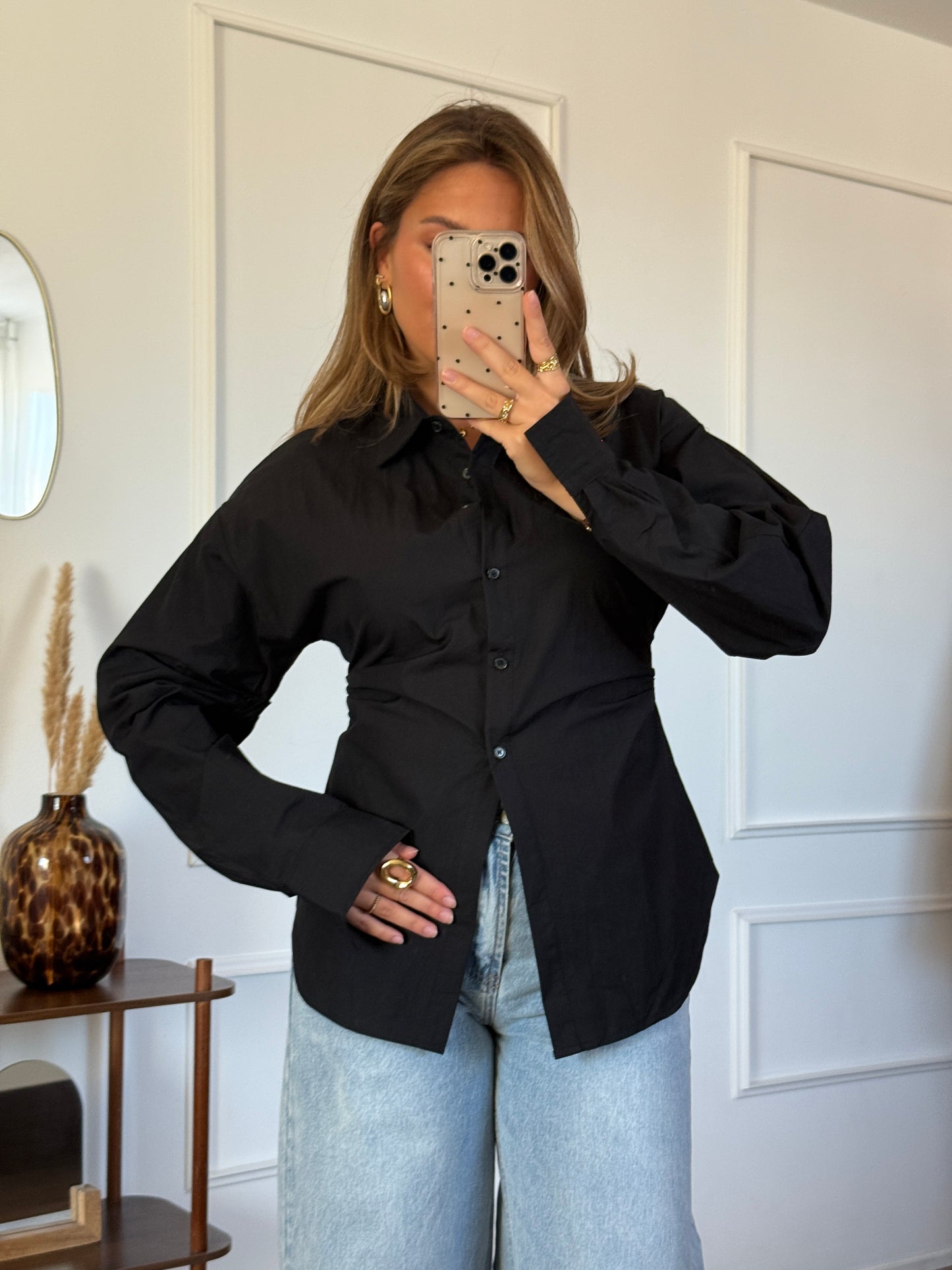 Getailleerde blouse met details - Zwart