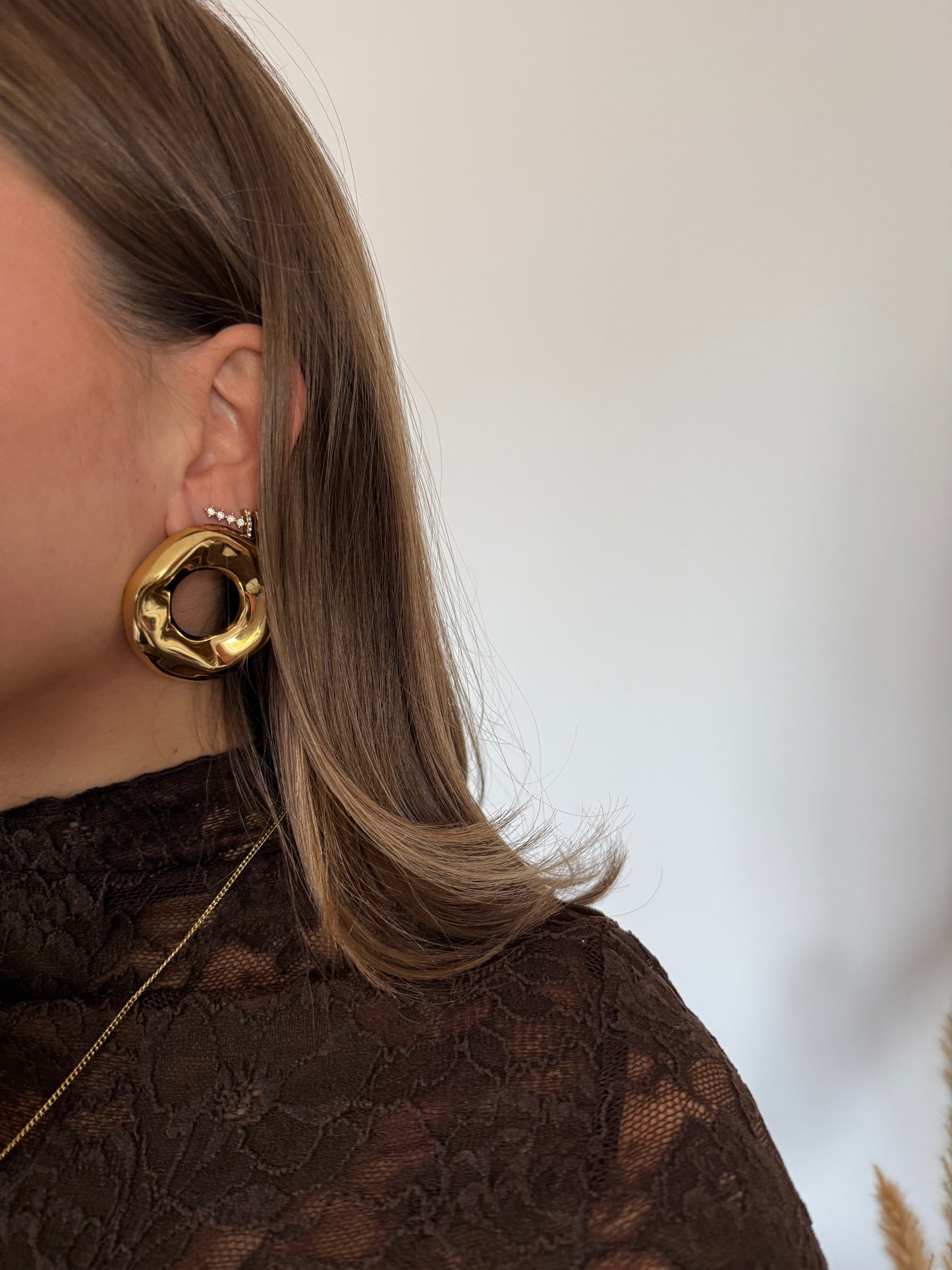 Grote ring oorbellen - goud