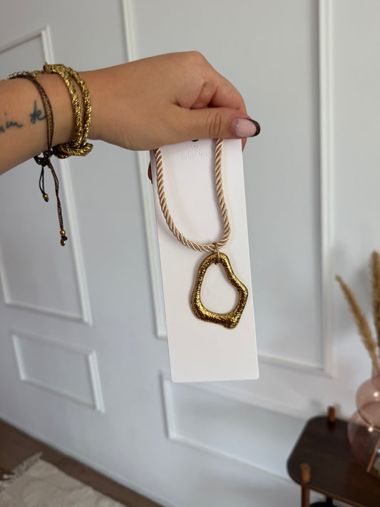 Ketting met detail - Goud/beige